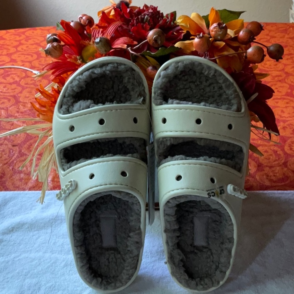 🐊 CROCS CLASSIC COZZZY  SANDALS 🐊 NWT 🐊 - Picture 3 of 16